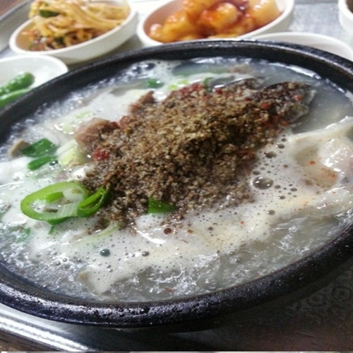 뱹