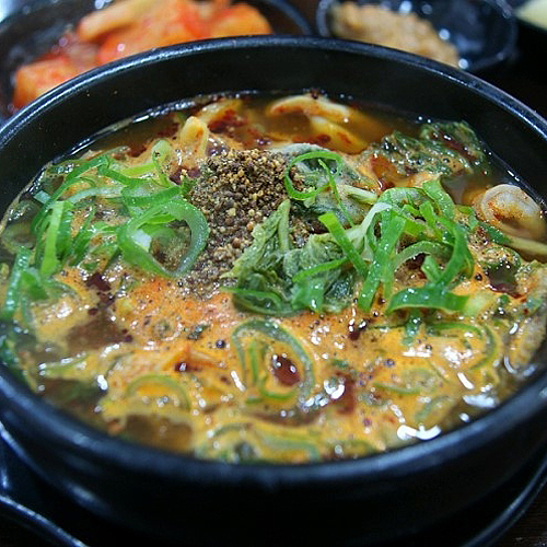 鼺 