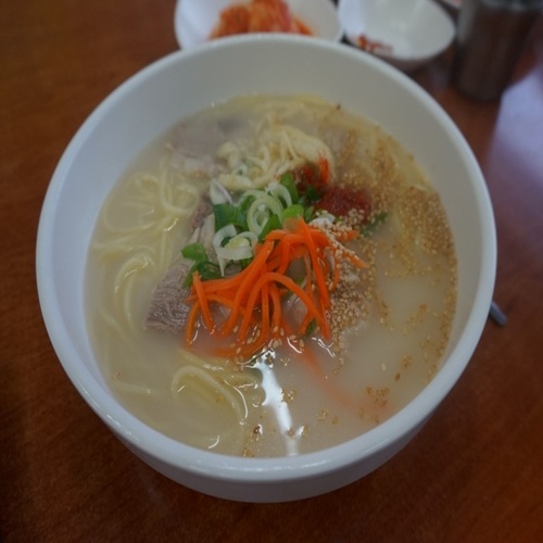 ⱹ