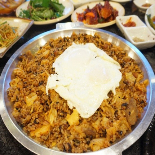 ����������