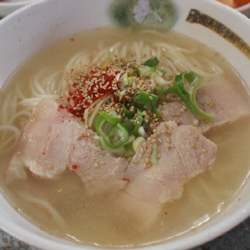 ⱹ