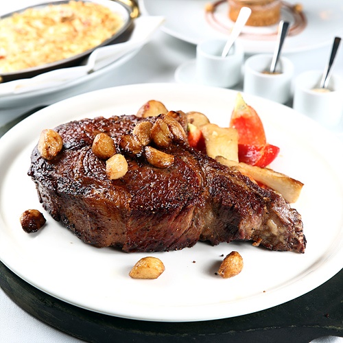 Bone-in Ribeye Steak (800g)